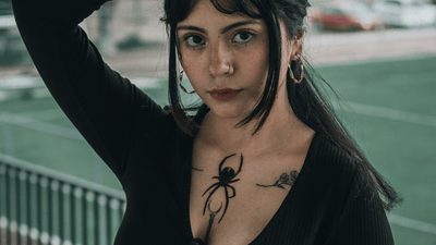 História korzetových šiat – od stredovekých inšpirácií po súčasnú gotiku